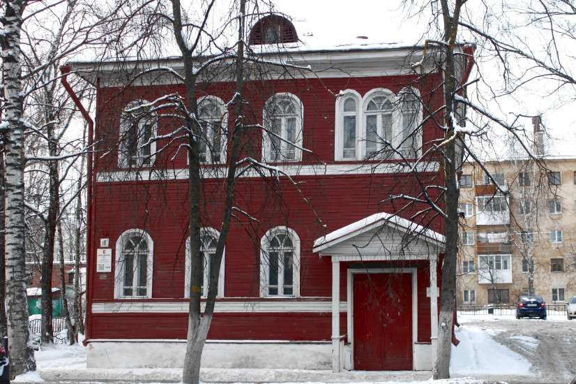 Дом (флигель) усадьбы Дружинина на ул. Мальцева, 18, до реставрации
